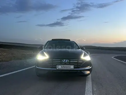 Hyundai Sonata 2022 года за 14 800 000 тг. в Караганда – фото 3