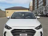 Hyundai Elantra 2017 года за 4 500 000 тг. в Актау – фото 2