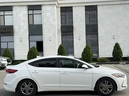 Hyundai Elantra 2017 года за 4 500 000 тг. в Актау