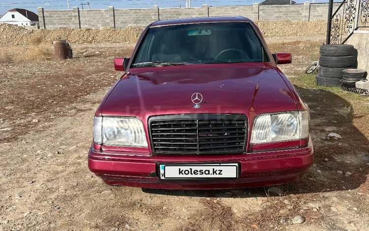 Mercedes-Benz E 220 1995 года за 1 300 000 тг. в Талдыкорган