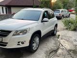 Volkswagen Tiguan 2011 года за 5 300 000 тг. в Алматы
