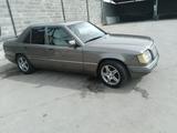Mercedes-Benz E 220 1993 года за 2 200 000 тг. в Алматы – фото 2