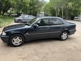 Mercedes-Benz C 240 1998 годаfor2 900 000 тг. в Караганда