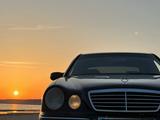 Mercedes-Benz E 280 2000 года за 3 500 000 тг. в Актау – фото 2