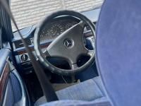 Mercedes-Benz E 200 1990 годаfor1 250 000 тг. в Тараз