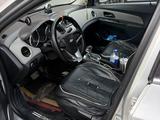Chevrolet Cruze 2013 года за 3 700 000 тг. в Караганда – фото 3