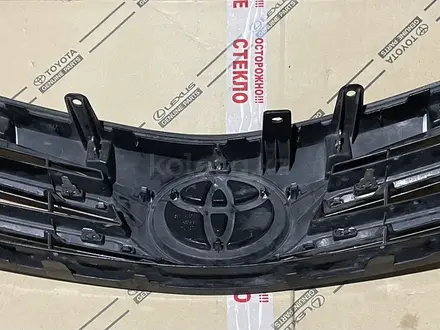 Решетка радиатора на Toyota Corolla за 7 007 тг. в Шымкент – фото 5