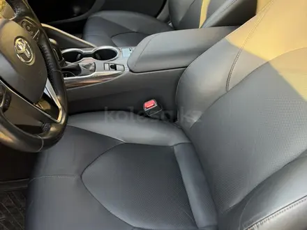 Toyota Camry 2019 года за 12 450 000 тг. в Алматы – фото 8