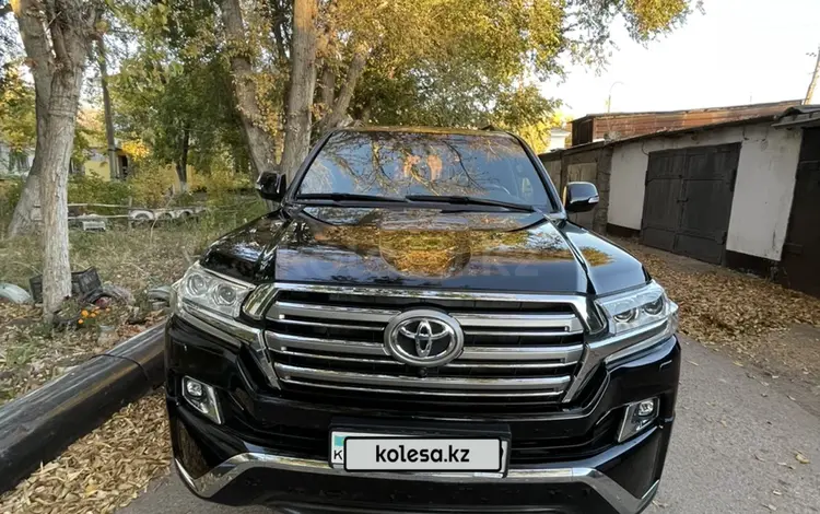 Toyota Land Cruiser 2017 года за 34 000 000 тг. в Караганда