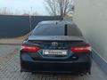Toyota Camry 2021 года за 14 300 000 тг. в Уральск – фото 3