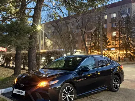 Toyota Camry 2021 года за 14 300 000 тг. в Уральск – фото 9