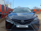 Toyota Camry 2021 года за 14 300 000 тг. в Уральск