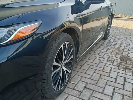Toyota Camry 2021 года за 14 300 000 тг. в Уральск – фото 7