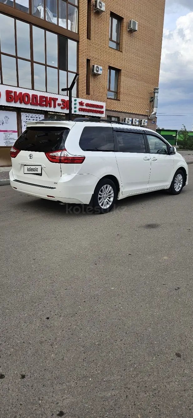 Toyota Sienna, 2015
