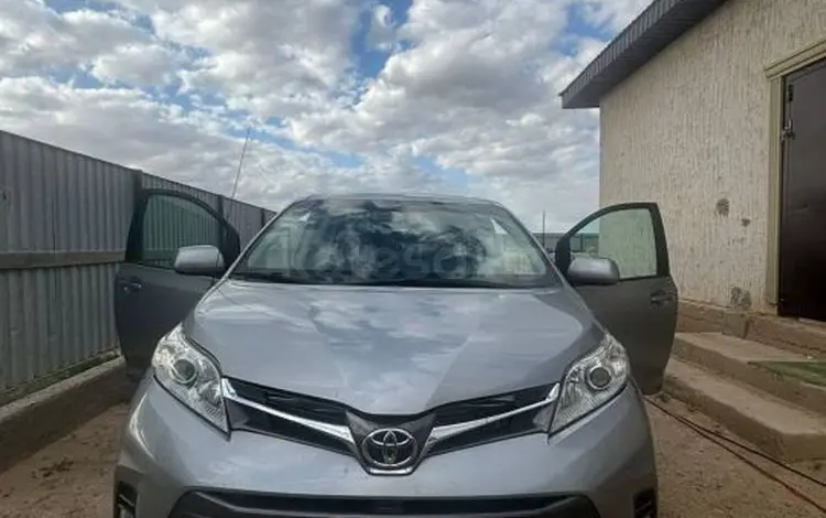 Toyota Sienna 2013 года за 8 900 000 тг. в Атырау