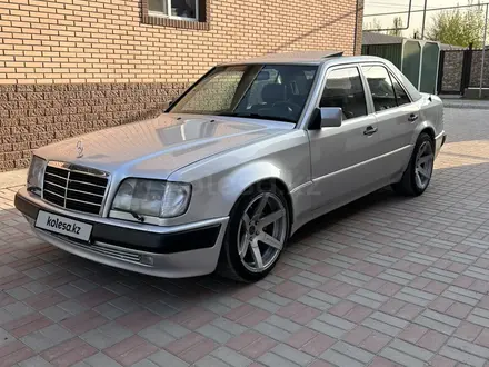 Mercedes-Benz E 300 1991 года за 4 500 000 тг. в Алматы – фото 2
