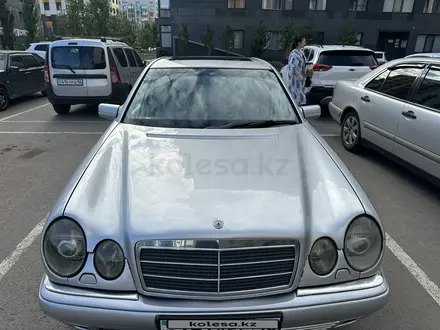 Mercedes-Benz E 320 1997 года за 3 500 000 тг. в Астана – фото 4