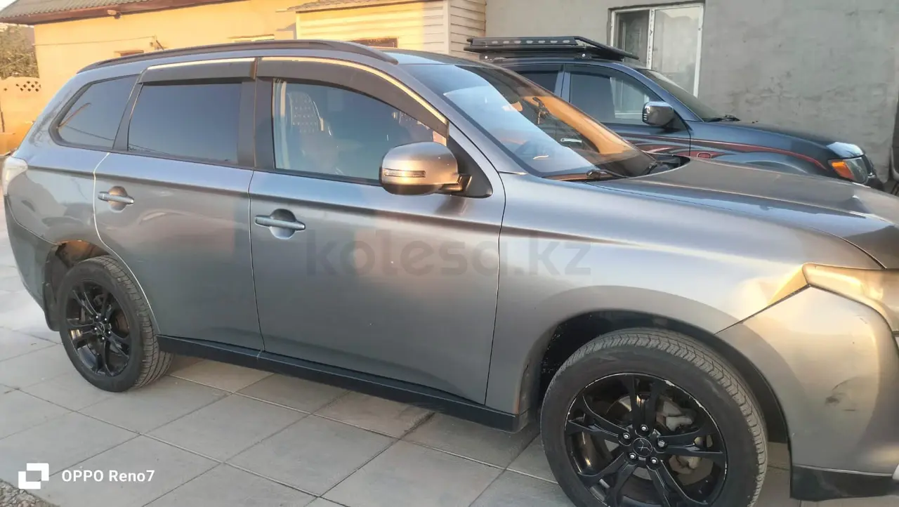 Mitsubishi Outlander, 2012