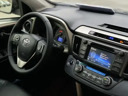 Toyota RAV4 2015 года за 7 700 000 тг. в Атырау – фото 15