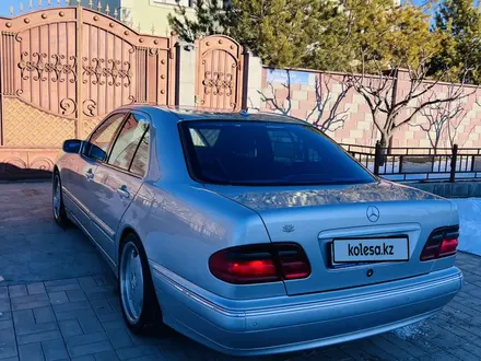 Mercedes-Benz E 320 2001 года за 6 500 000 тг. в Шымкент – фото 3