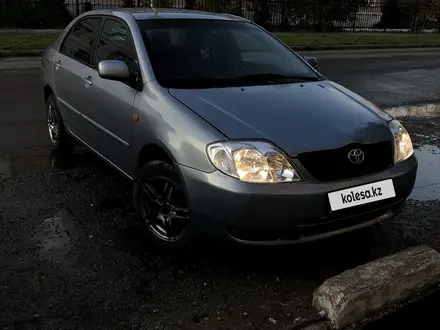 Toyota Corolla 2004 года за 3 500 000 тг. в Усть-Каменогорск – фото 2