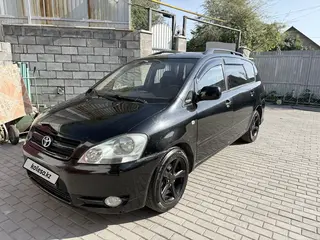 Toyota Avensis Verso, 2005