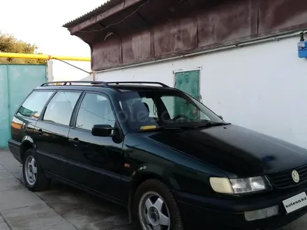 Volkswagen Passat 1996 года за 2 000 000 тг. в Сарыкемер – фото 2