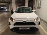 Toyota RAV4 2021 годаүшін13 500 000 тг. в Астана – фото 2