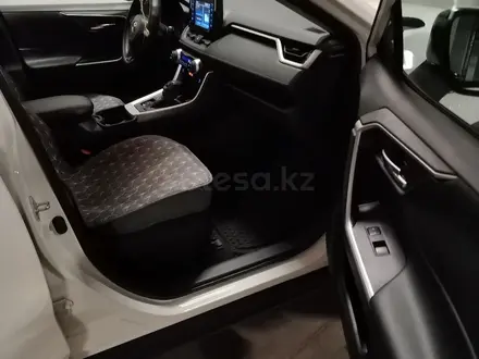Toyota RAV4 2021 года за 13 500 000 тг. в Астана – фото 15