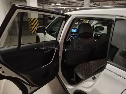 Toyota RAV4 2021 года за 13 500 000 тг. в Астана – фото 23