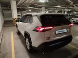 Toyota RAV4 2021 годаүшін13 500 000 тг. в Астана – фото 3