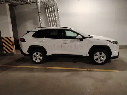Toyota RAV4 2021 года за 13 500 000 тг. в Астана – фото 25