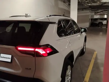 Toyota RAV4 2021 года за 13 500 000 тг. в Астана – фото 8