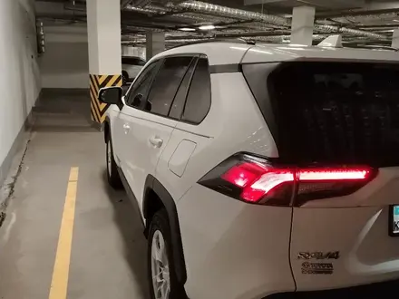 Toyota RAV4 2021 года за 13 500 000 тг. в Астана – фото 9