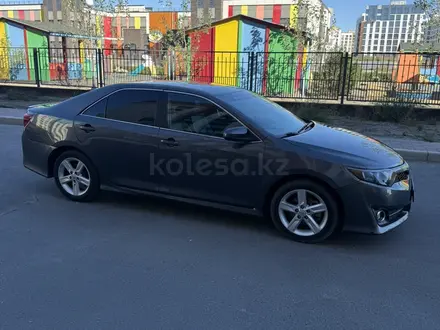 Toyota Camry 2013 года за 6 800 000 тг. в Атырау – фото 2