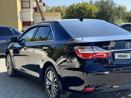 Toyota Camry 2017 года за 10 500 000 тг. в Семей – фото 10