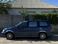 Kia Carnival 2002 года за 3 000 000 тг. в Шымкент