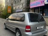 Kia Carnival 2002 года за 2 600 000 тг. в Алматы – фото 4