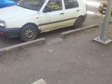 Volkswagen Golf 1993 года за 400 000 тг. в Караганда