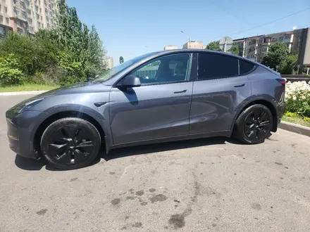 Tesla Model Y 2021 года за 15 100 000 тг. в Алматы – фото 2