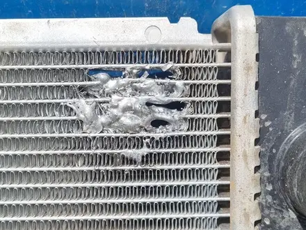 Радиатор охлаждения двигателя после ремонта, LC Prado 150, третий рестайл за 200 000 тг. в Караганда – фото 3