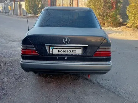 Mercedes-Benz E 200 1994 года за 1 800 000 тг. в Алматы – фото 2