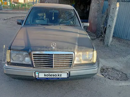 Mercedes-Benz E 200 1994 года за 1 800 000 тг. в Алматы