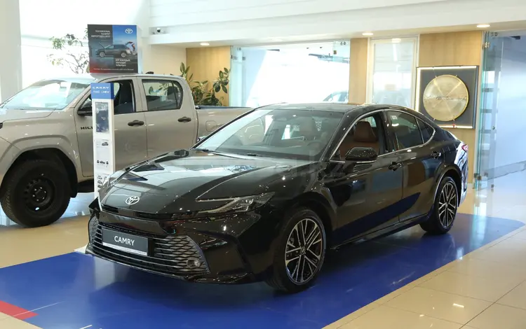 Toyota Camry Luxe 2026 года за 26 190 000 тг. в Астана