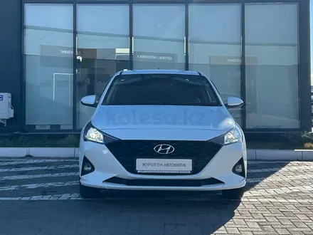 Hyundai Accent 2020 года за 6 490 000 тг. в Караганда – фото 2