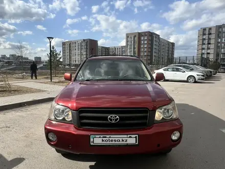 Toyota Highlander 2001 года за 4 990 000 тг. в Астана