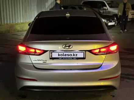 Hyundai Elantra 2018 года за 4 700 000 тг. в Атырау – фото 5