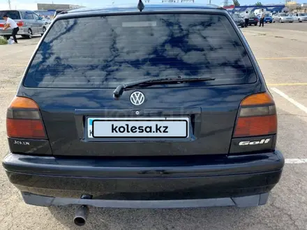 Volkswagen Golf 1997 года за 1 950 000 тг. в Актау – фото 4