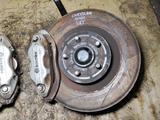 Передние тормоза SRT BREMBO и ступицы Chrysler 300C SRT8 6.1 Суппорта SRT-8 за 300 000 тг. в Караганда – фото 5