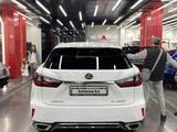 Lexus RX 200t 2017 годаүшін19 300 000 тг. в Астана – фото 2